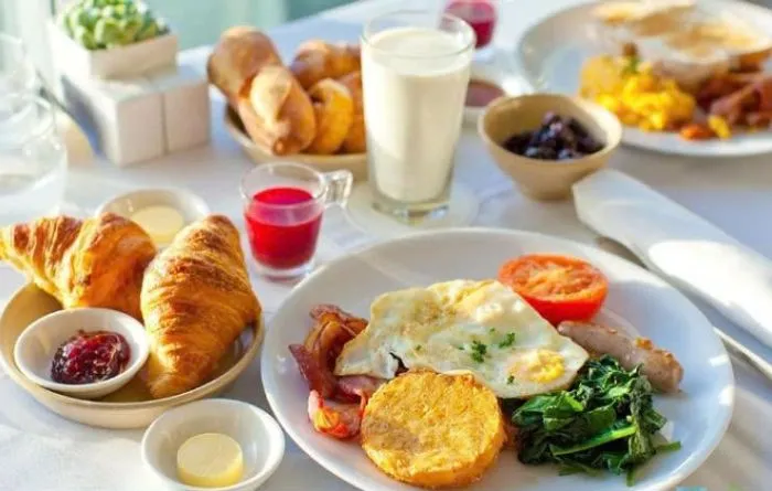 Breakfast Lounge